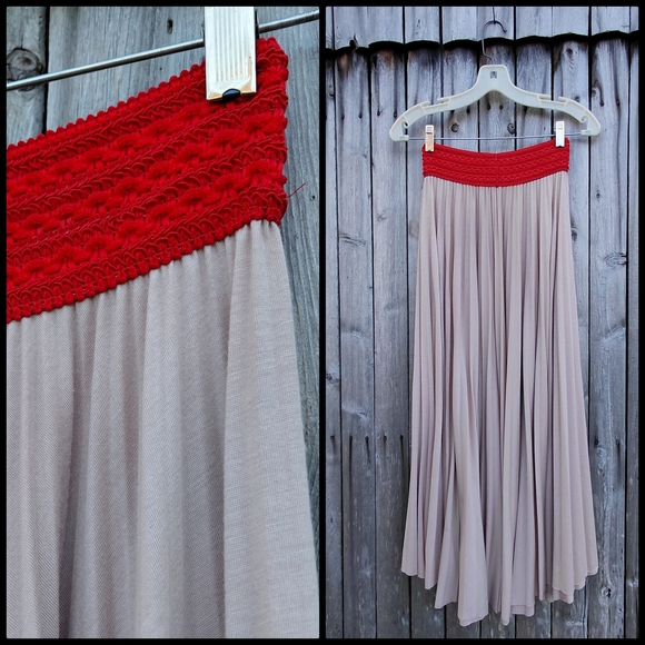 loyd ford Dresses & Skirts - Loyd Ford Benedetto beige red macrame waist soft maxi twirl skirt Womens S